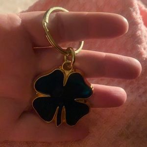 🍀 Lucky Four Leaf Irish Clover Key Chain